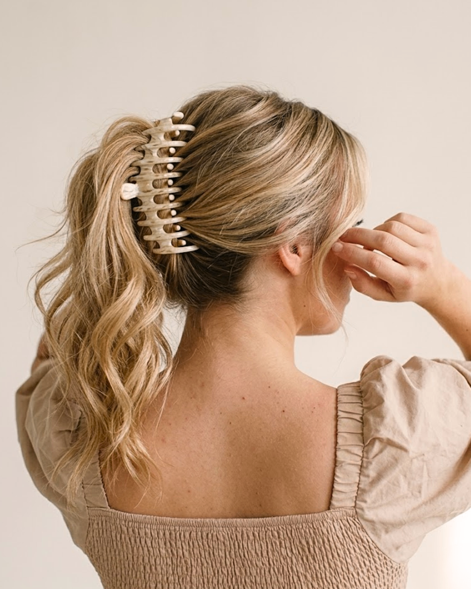 Pearl hair barrettes with dried lavender